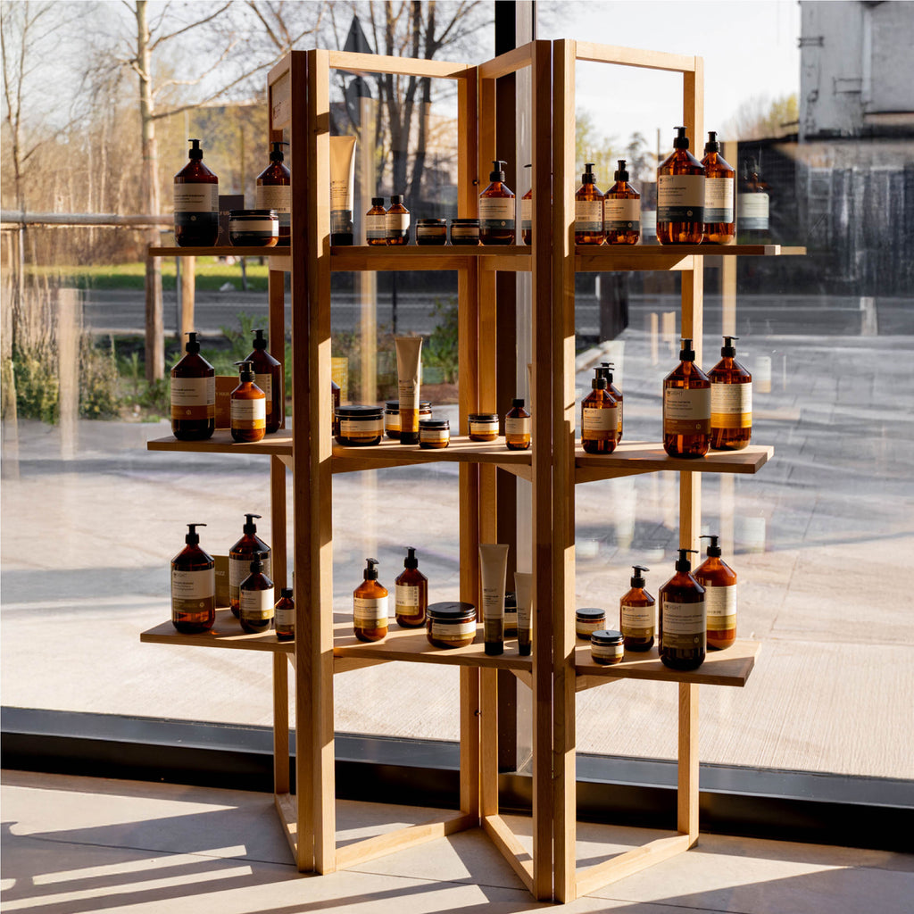 INSIGHT Wooden Shelf Display Expo in salon