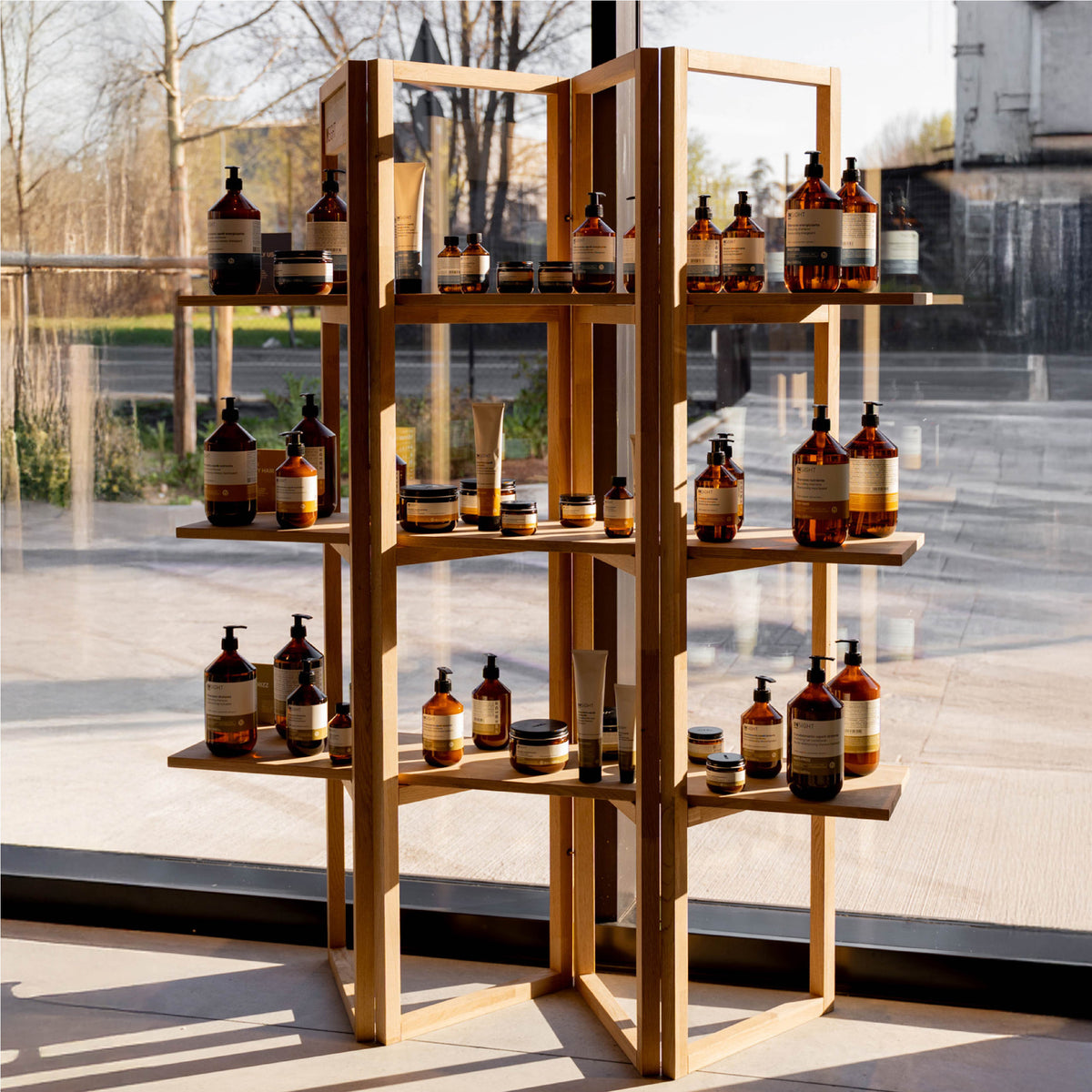 INSIGHT Wooden Shelf Display Expo in salon